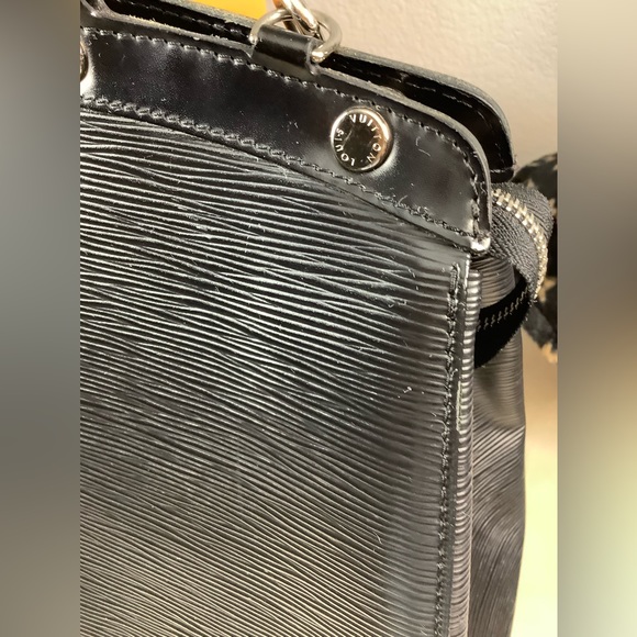 Louis Vuitton Authentic - Picture 8 of 15